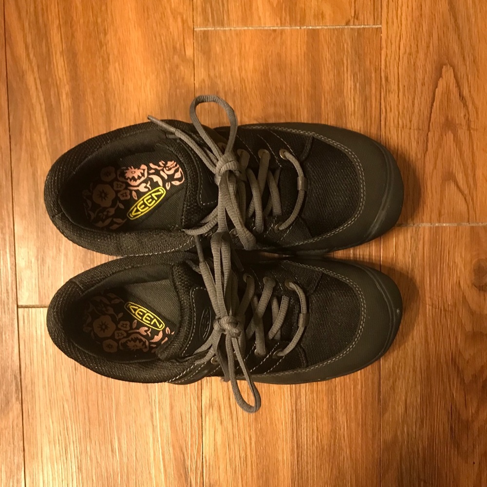 Sneaker